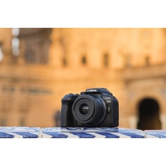 Canon EOS R10 Black Digital Camera + RF-S 18-45mm F4.5-6.3 IS STM Lens - Capture Stunning Moments with Unmatched Clarity!